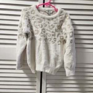 Gils snow leopard sweater.
